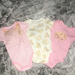 Juicy Couture Onesie Bundle 🛍 BOGO 1/2 Off 🛍
